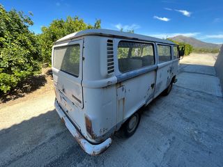 Volkswagen T2 1969 A-thumb-9