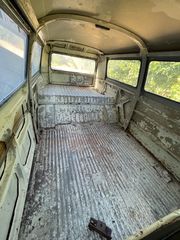 Volkswagen T2 1969 A-thumb-16