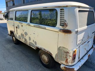 Volkswagen T2 1969 A-thumb-21