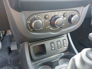 Dacia Duster 2016 TCe 4x2 Prestige-thumb-23
