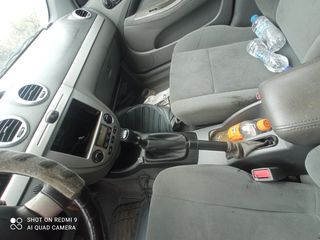 Daewoo Nubira 2004-thumb-9