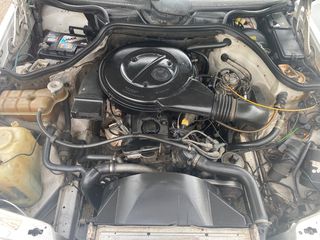 Mercedes-Benz E 200 1987 Full extra-thumb-7