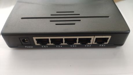 Ethernet Switch 5-Port Fast  10/100 Mbps