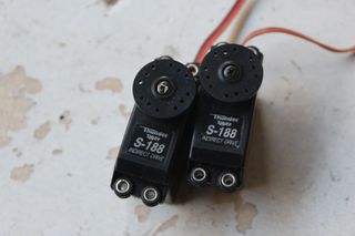 THUNDER TIGER 2 SERVO-thumb-1