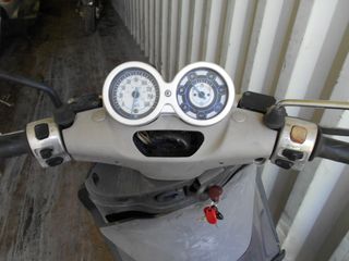 PIAGGIO BEVERLY 200-thumb-7