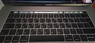 MacBook Pro (15-inch, 2016) retina display + touchbar space grey 