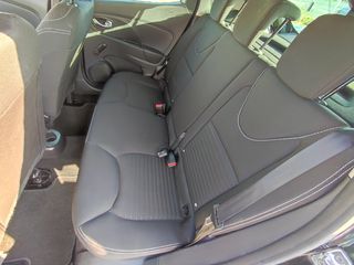 Renault Clio 2015 LIMITED EDITION-thumb-21