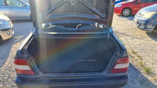 Nissan Sunny 1993-thumb-12