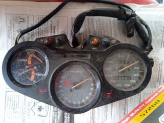 Suzuki GSX 250 FM-thumb-2