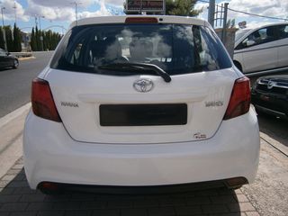 Toyota Yaris 2014 1.4 D-4D LIVE PLUS  ( face lift )-thumb-5