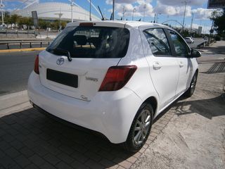 Toyota Yaris 2014 1.4 D-4D LIVE PLUS  ( face lift )-thumb-6