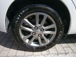 Toyota Yaris 2014 1.4 D-4D LIVE PLUS  ( face lift )-thumb-8