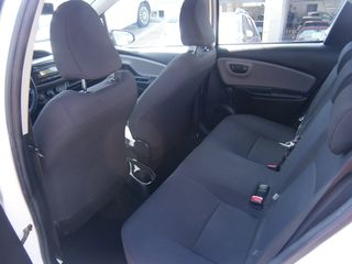 Toyota Yaris 2014 1.4 D-4D LIVE PLUS  ( face lift )-thumb-10