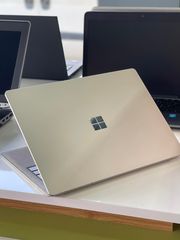 Microsoft Surface 1769 με Πληκτρολογιο & Οθονη Αφης 