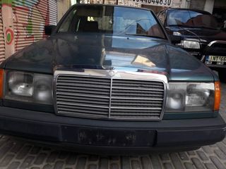 Mercedes-Benz E 200 '87