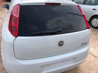 Fiat Grande Punto 2012-thumb-5