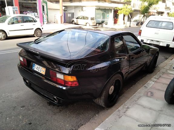 Porsche 944 '85