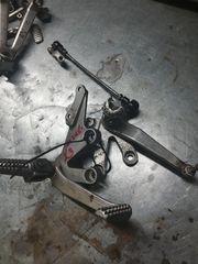 Βάσεις μαρσπιέ οδηγού με ποδοφρενο για suzuki gsxr k3 ΣΕΤ
