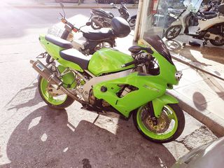 Kawasaki Ninja ZX - 9 R '99