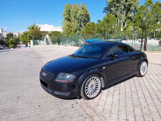 Audi TT '04 quattro 225 coupe