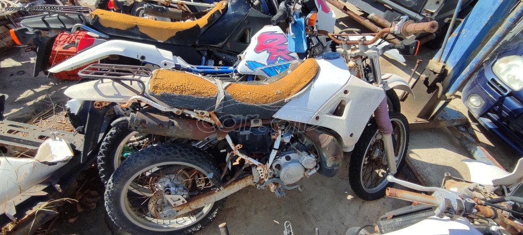 YAMAHA DT125/200 πολλά ανταλλακτικά 