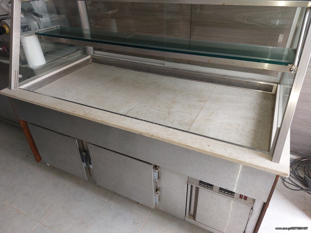 Βιτρίνα ζαχαροπλαστικής