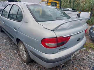 Renault Megane 2002-thumb-6