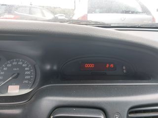 Renault Megane 2002-thumb-9