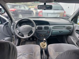 Renault Megane 2002-thumb-14