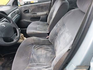 Renault Megane 2002-thumb-17