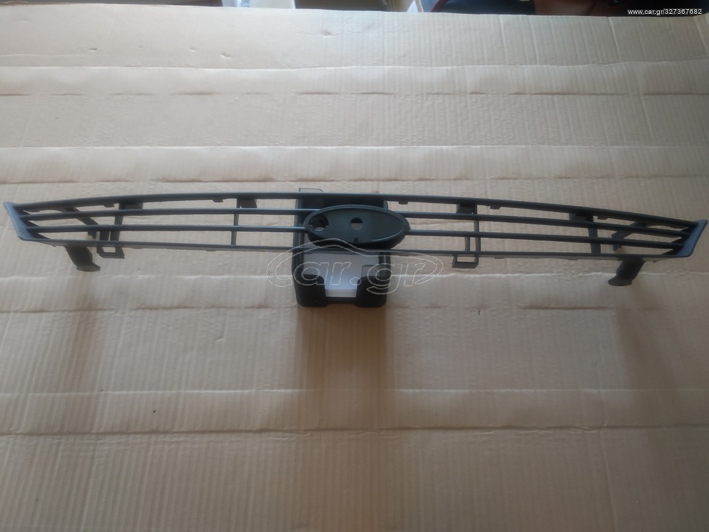 FORD FOCUS 1998-2004 ΜΑΣΚΑ ΜΕ ΟΡΙΖΟΝΤΙΕΣ ΓΡΙΛΙΕΣ 