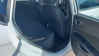 Ford Fiesta 2015-thumb-8