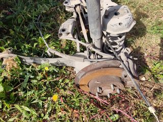 FORD FOCUS 04-11 ΠΙΣΩ ΓΕΦΥΡΑ ΜΕ ΑΚΡΑ ΚΟΜΠΛΕ ΤΙΜΗ ΕΝΔΕΙΚΤΙΚΗ