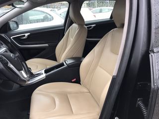 Volvo V60 Cross Country 2018 Momentum-thumb-3
