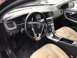 Volvo V60 Cross Country 2018 Momentum-thumb-5