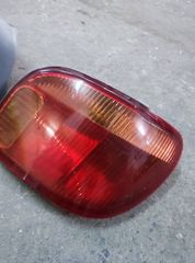 ΦΑΝΑΡΙΑ ΠΙΣΩ ΑΠΟ TOYOTA YARIS -thumb-2