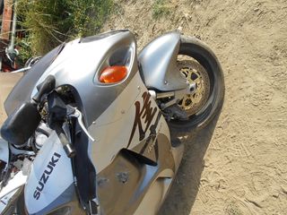SUZUKI HAYABUSA GSXR 1300-thumb-3