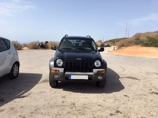 Jeep Cherokee '04 KJ 2.4