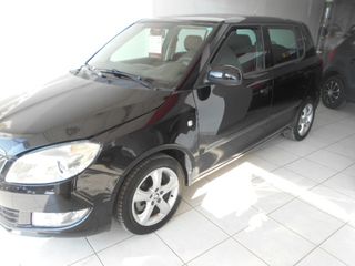 Skoda Fabia 2012-thumb-2