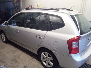 Kia Carens 2008-thumb-1