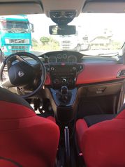 Lancia Ypsilon 2013-thumb-8