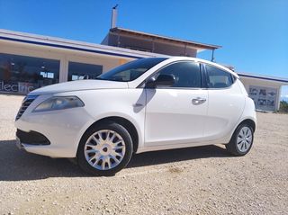 Lancia Ypsilon 2013-thumb-3