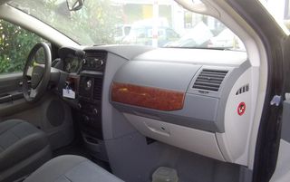 CHRYSLER GRAND VOYAGER-thumb-6