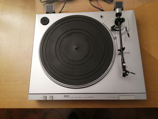 VINTAGE 2-SPEED AUTO RETURN TURNTABLE