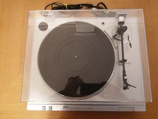 VINTAGE 2-SPEED AUTO RETURN TURNTABLE-thumb-1