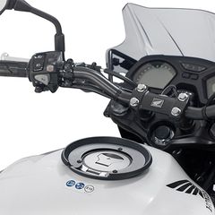 BF30 Φλάντζα - Tanklock Givi για Honda CB 500 F ('19)/CB 650 F ('17-'18)/CB 650 R ('19)/ CBR1000RR ('17-'19)