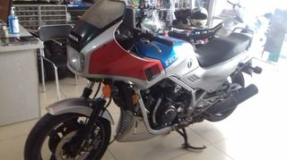 Honda VF 1000 1985-thumb-1