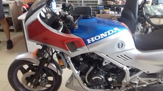 Honda VF 1000 1985-thumb-2