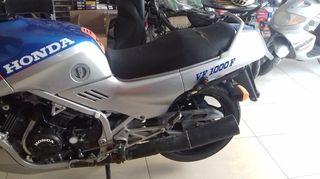 Honda VF 1000 1985-thumb-3