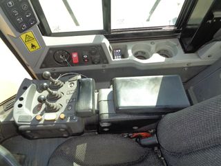 Φορτωτής Με Λάστιχα CAT 2014 950K-thumb-27